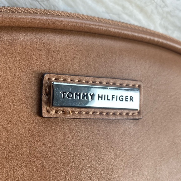 NWOT Tommy Hilfiger Makeup/Travel Bag - Picture 2 of 5